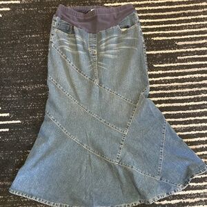 Motherhood Maternity Denim Skirt Medium Mermaid A-line Elastic Waist Maxi Modest